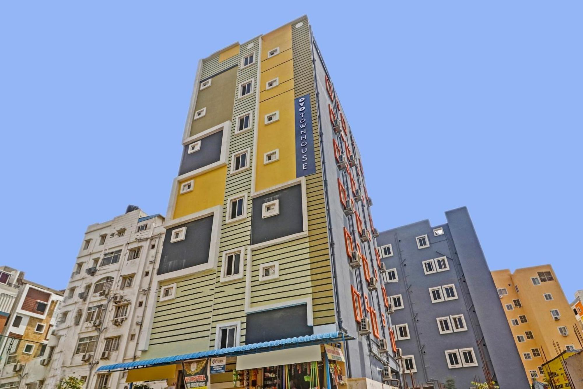 Super Townhouse Hitech City Madhapur Εξωτερικό φωτογραφία